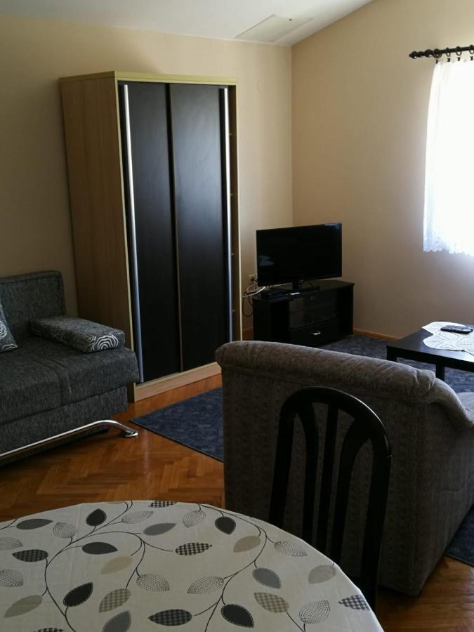 Apartments Ljubica ビオグラード・ナ・モル エクステリア 写真