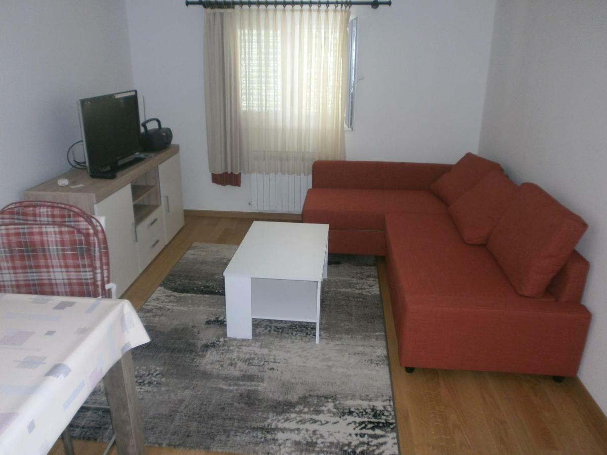 Apartments Ljubica ビオグラード・ナ・モル エクステリア 写真